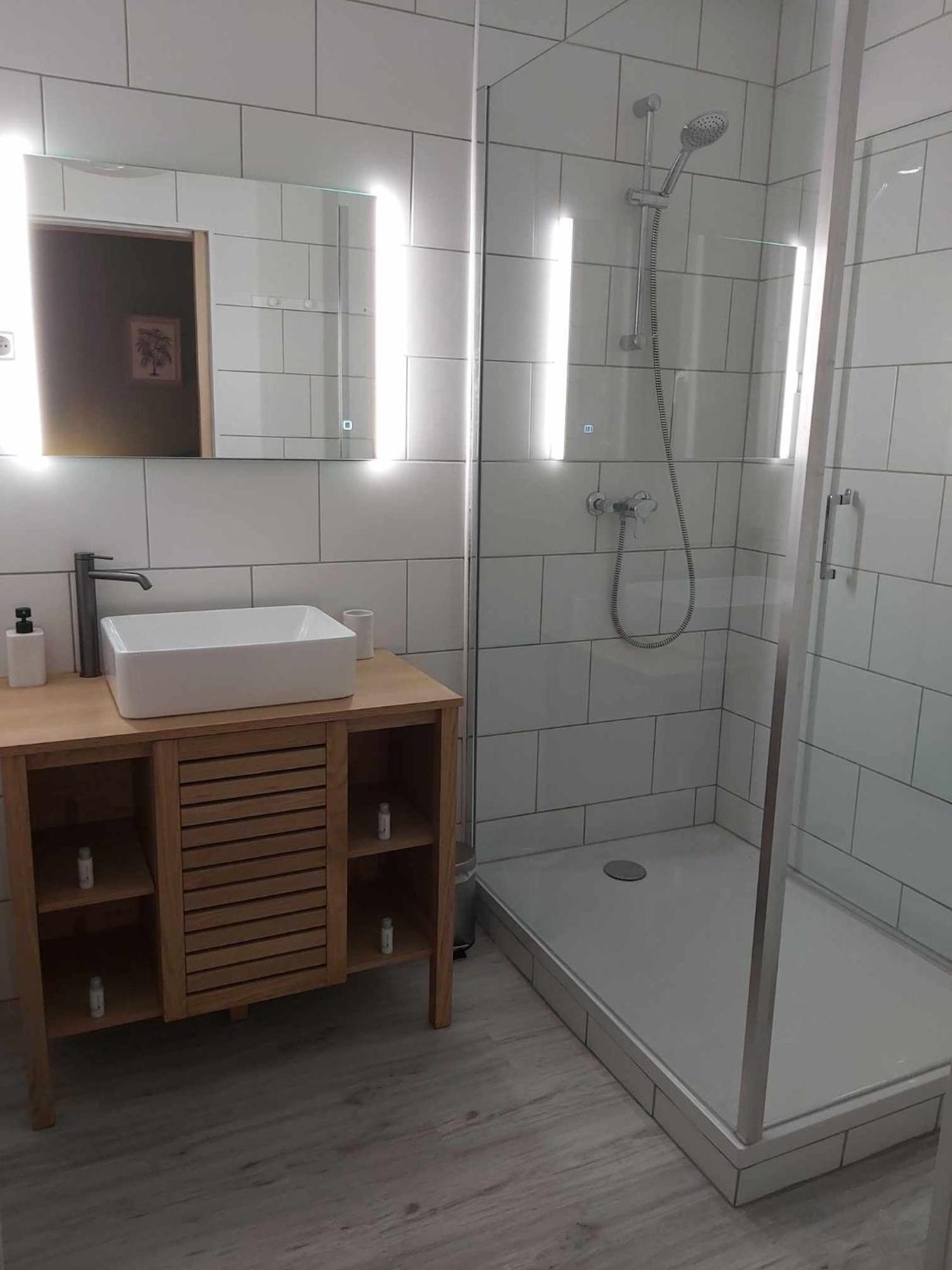 Garibaldi De Calais Fonctionnelle Nouvelle Renovation Jardin Prive Apartment Luaran gambar